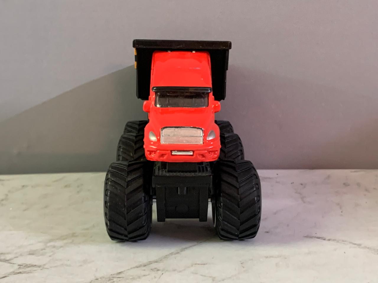 Maisto Builder Zone Quarry Monsters Dump Truck.