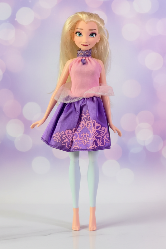 Hasbro Disney Frozen II Musical Arendelle Elsa Deluxe Fashion Doll (batteries need replacement)(Rs 200 advance)