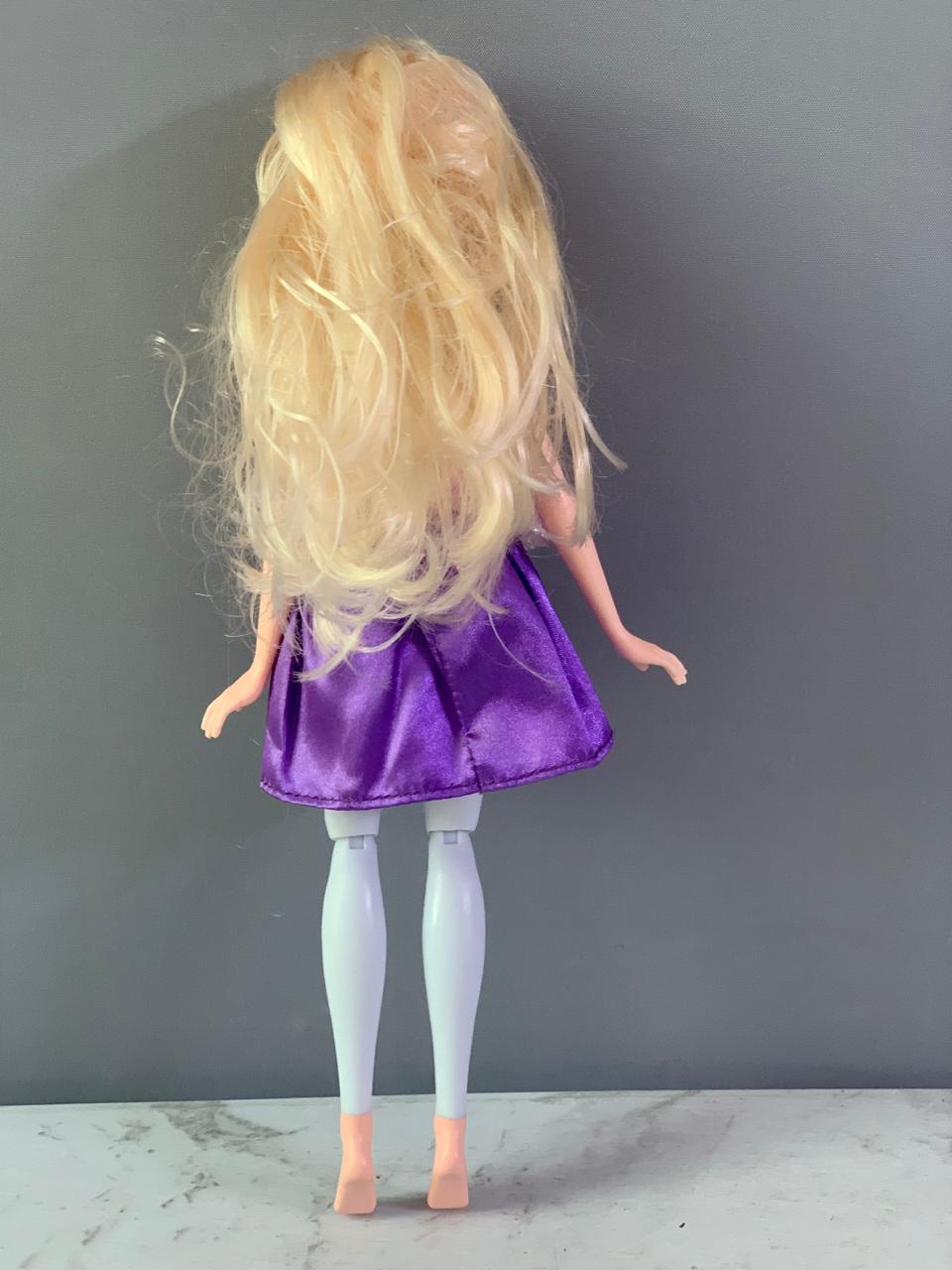 Hasbro Disney Frozen II Musical Arendelle Elsa Deluxe Fashion Doll (batteries need replacement)(Rs 200 advance)