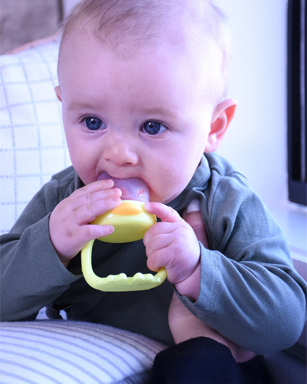 Melii Silicone Fresh Food Feeder & Teether. (Rs 200 advance) (new)