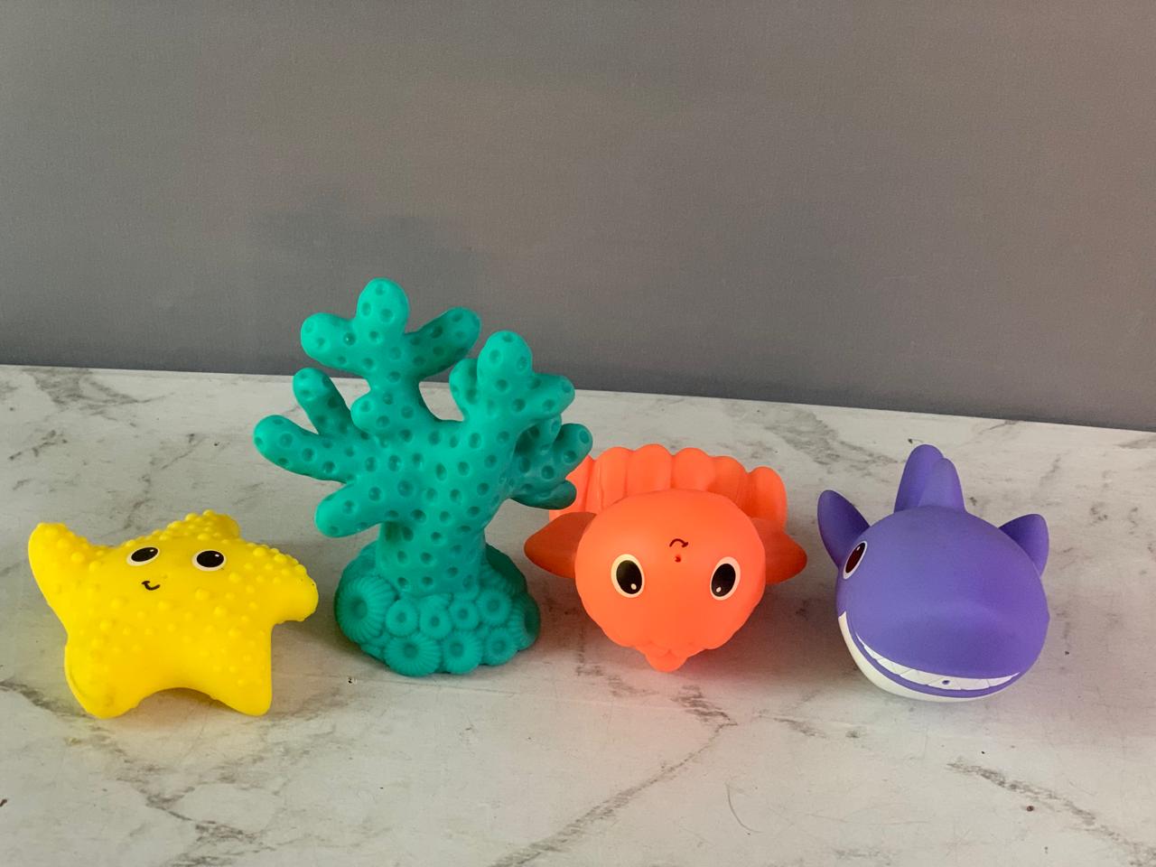 Infantino Aquarium Bath Squirters. (Set of 4)