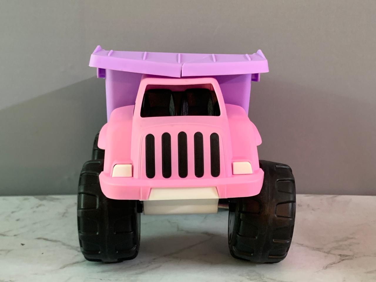 Liberty Imports Big Dump Truck.(slightly damaged)(must check video) (Rs 400 advance)