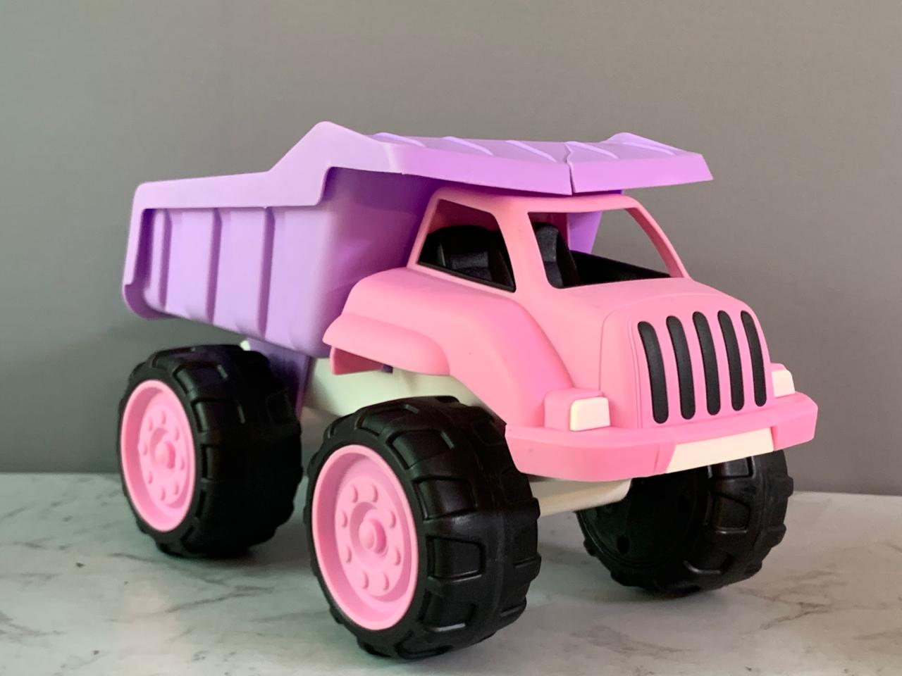 Liberty Imports Big Dump Truck.(slightly damaged)(must check video) (Rs 400 advance)
