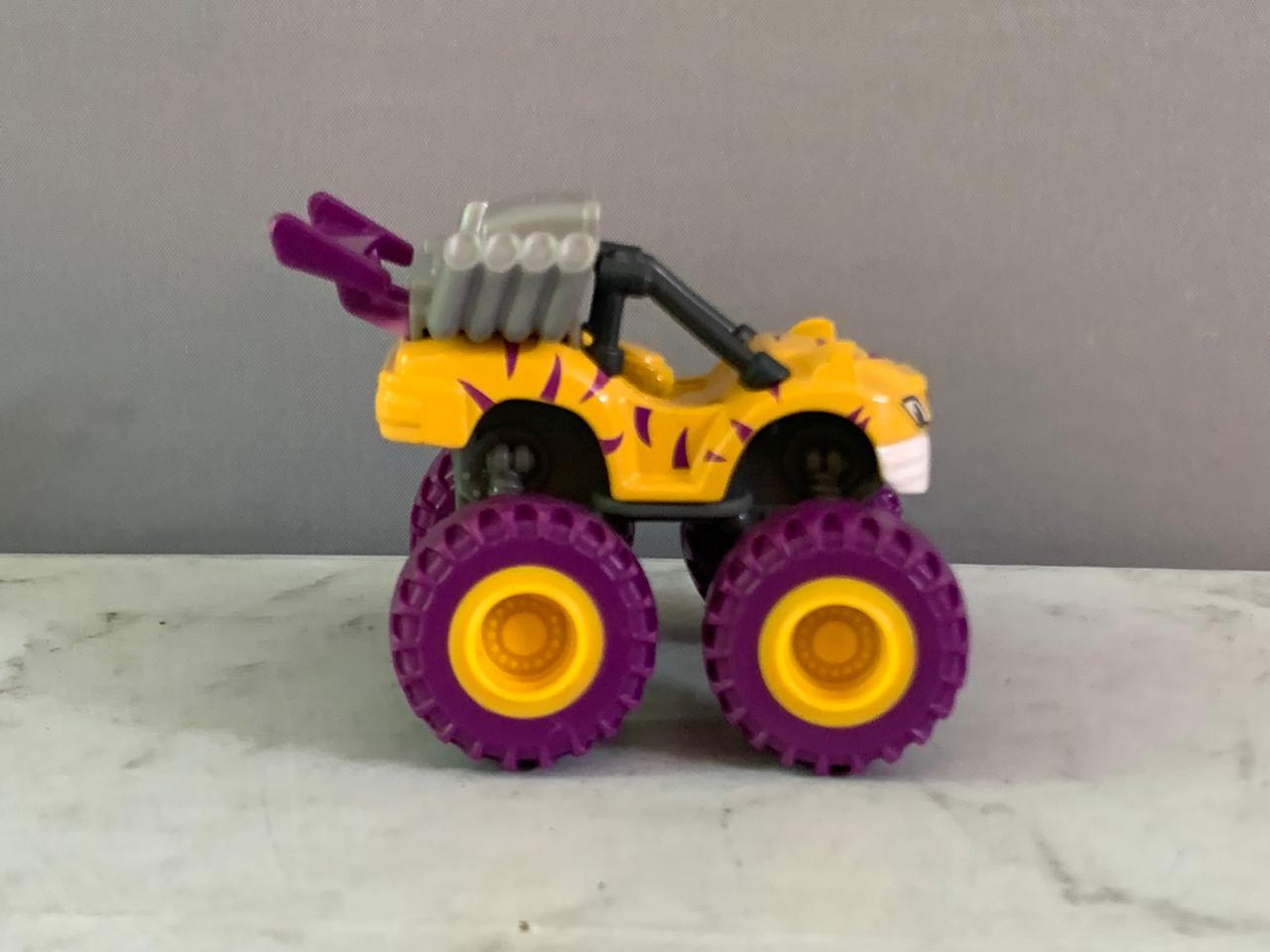 Fisher-Price Store Nickelodeon Blaze and the Monster Machines Vehicle.