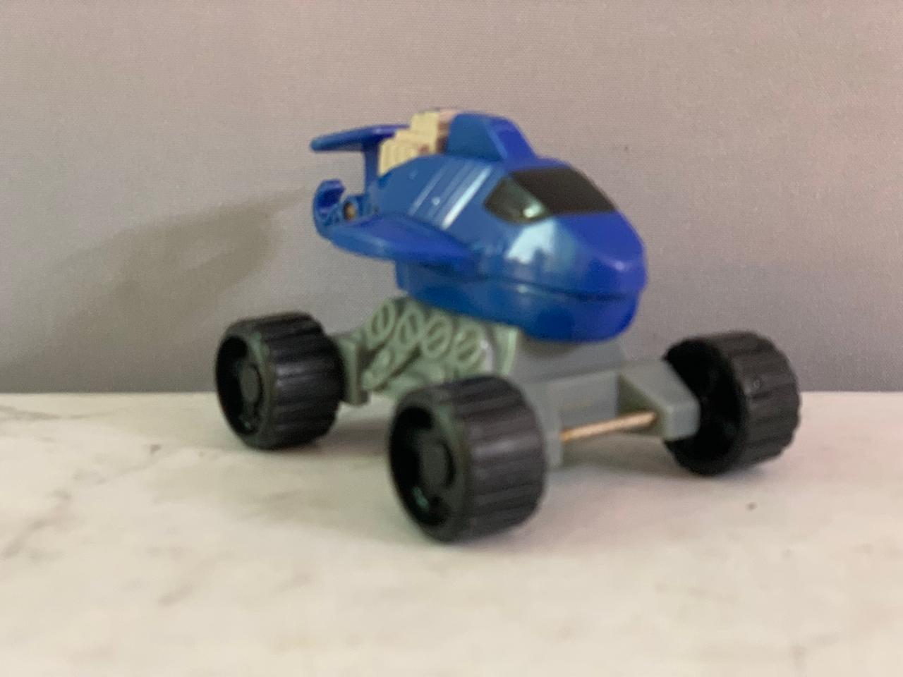 Hot Wheels Attack Pack "Shark Attack" Vehicle.