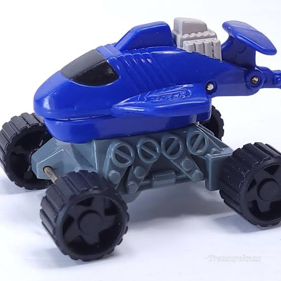 Hot Wheels Attack Pack "Shark Attack" Vehicle.