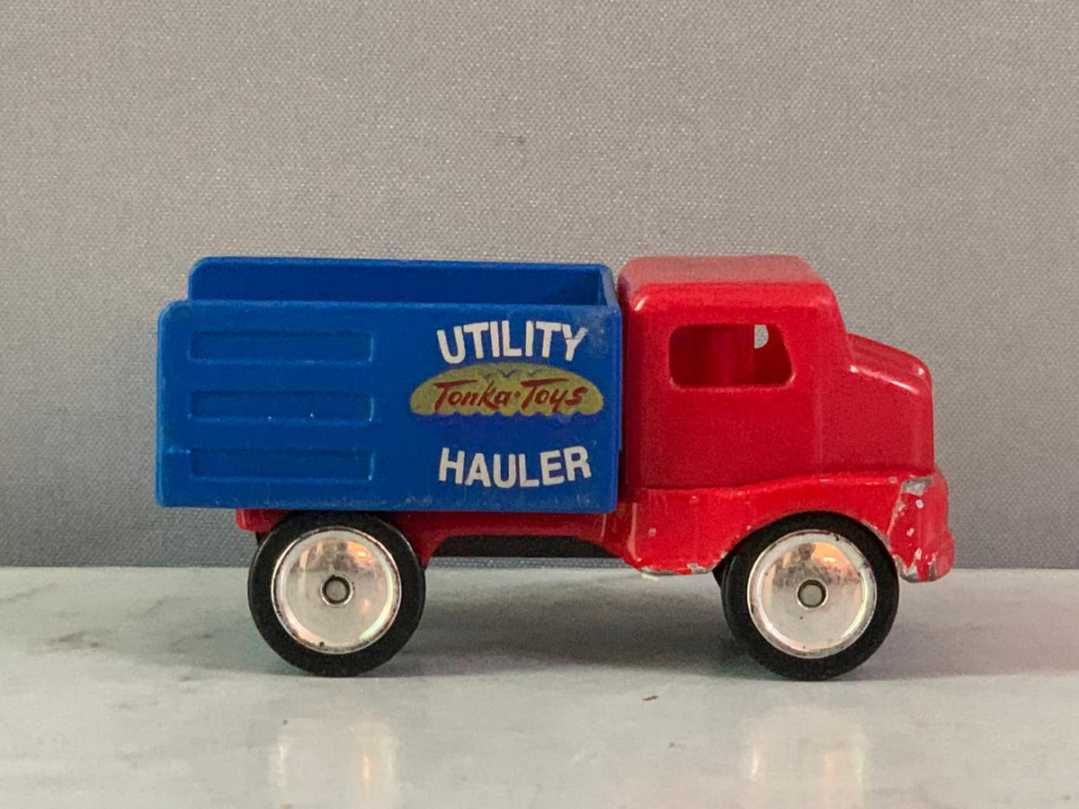 Maisto Tonka Toys Utility Hauler Die-Cast Truck.
