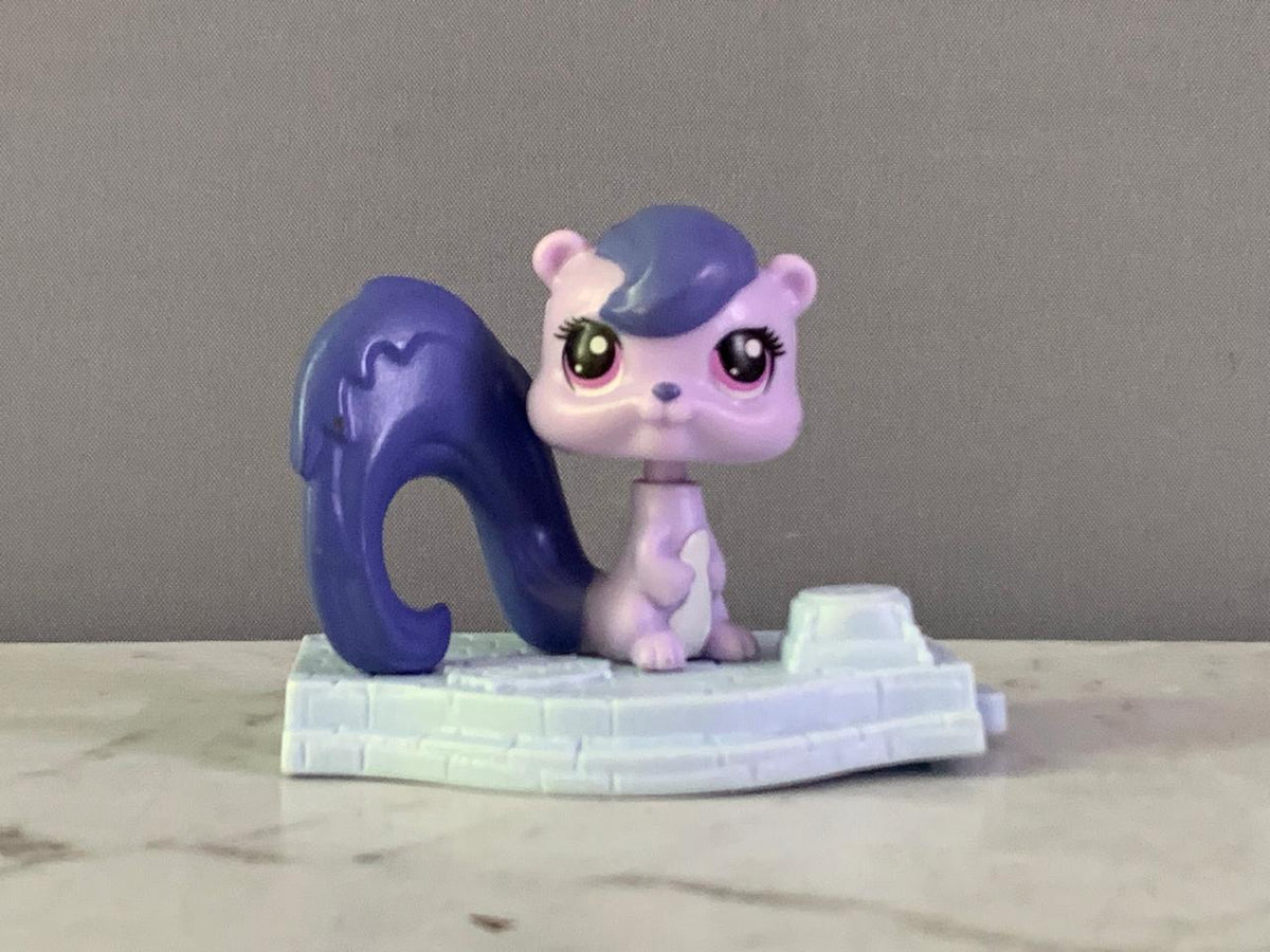 Hasbro Littlest Pet Shop Squirrel Figure.