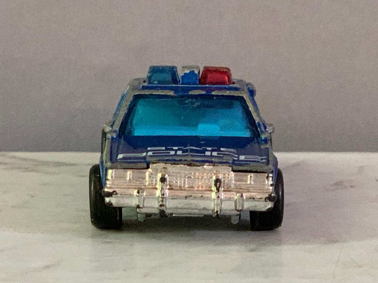 Matchbox Ford LTD Crown Victoria State Police Car.(condition 8/10, must check video)
