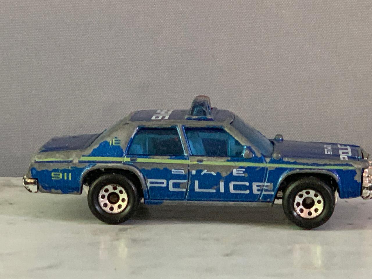 Matchbox Ford LTD Crown Victoria State Police Car.(condition 8/10, must check video)
