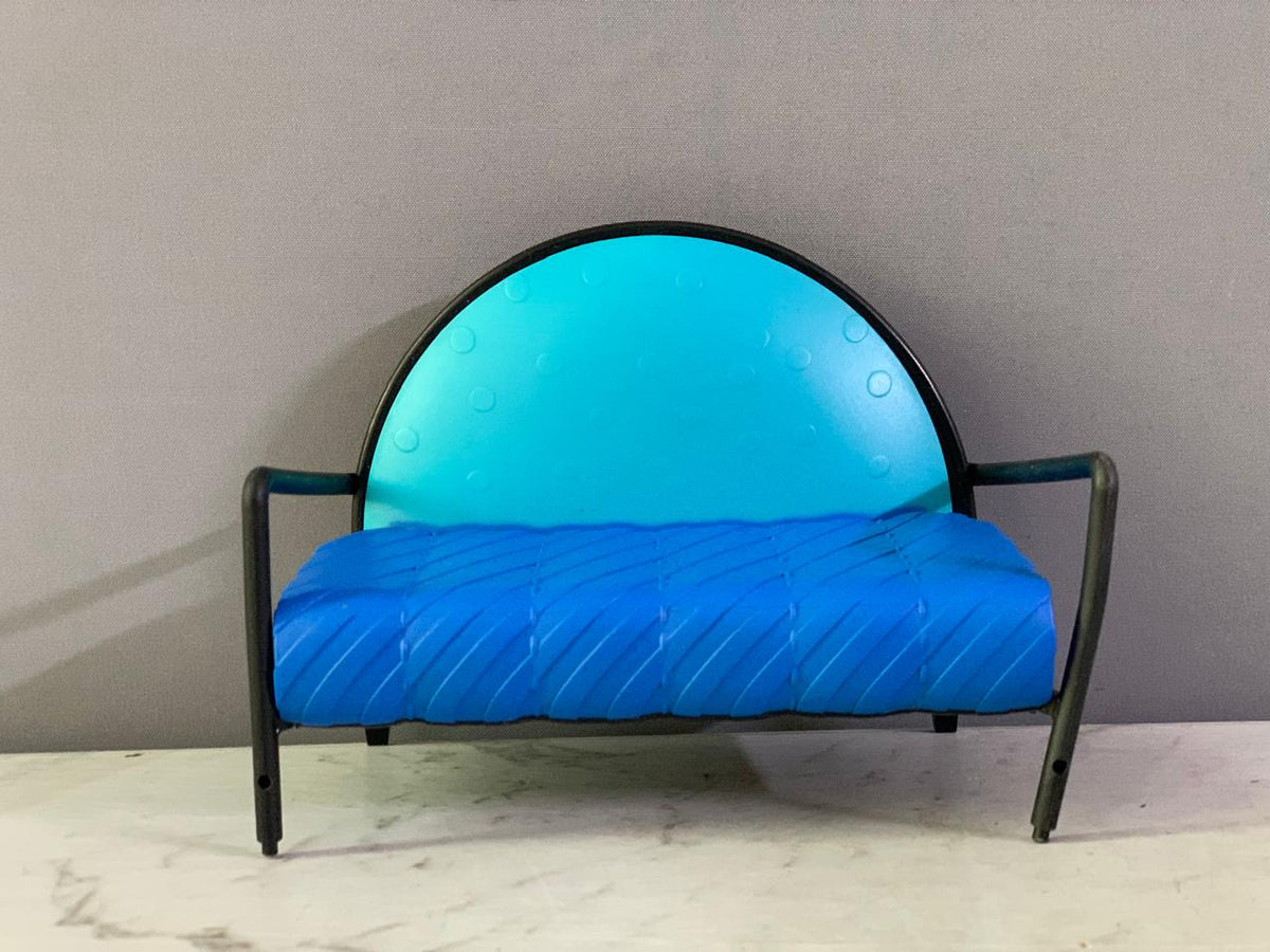 L.O.L. Surprise! Doll House Couch. (Rs 200 advance)