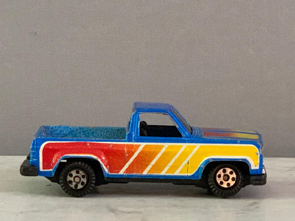 Yatming 80s Chevy Pick-Up Truck No. 813. (Must check video)