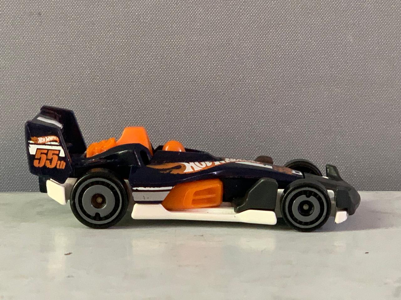 Hot Wheels HW-4-Trac.