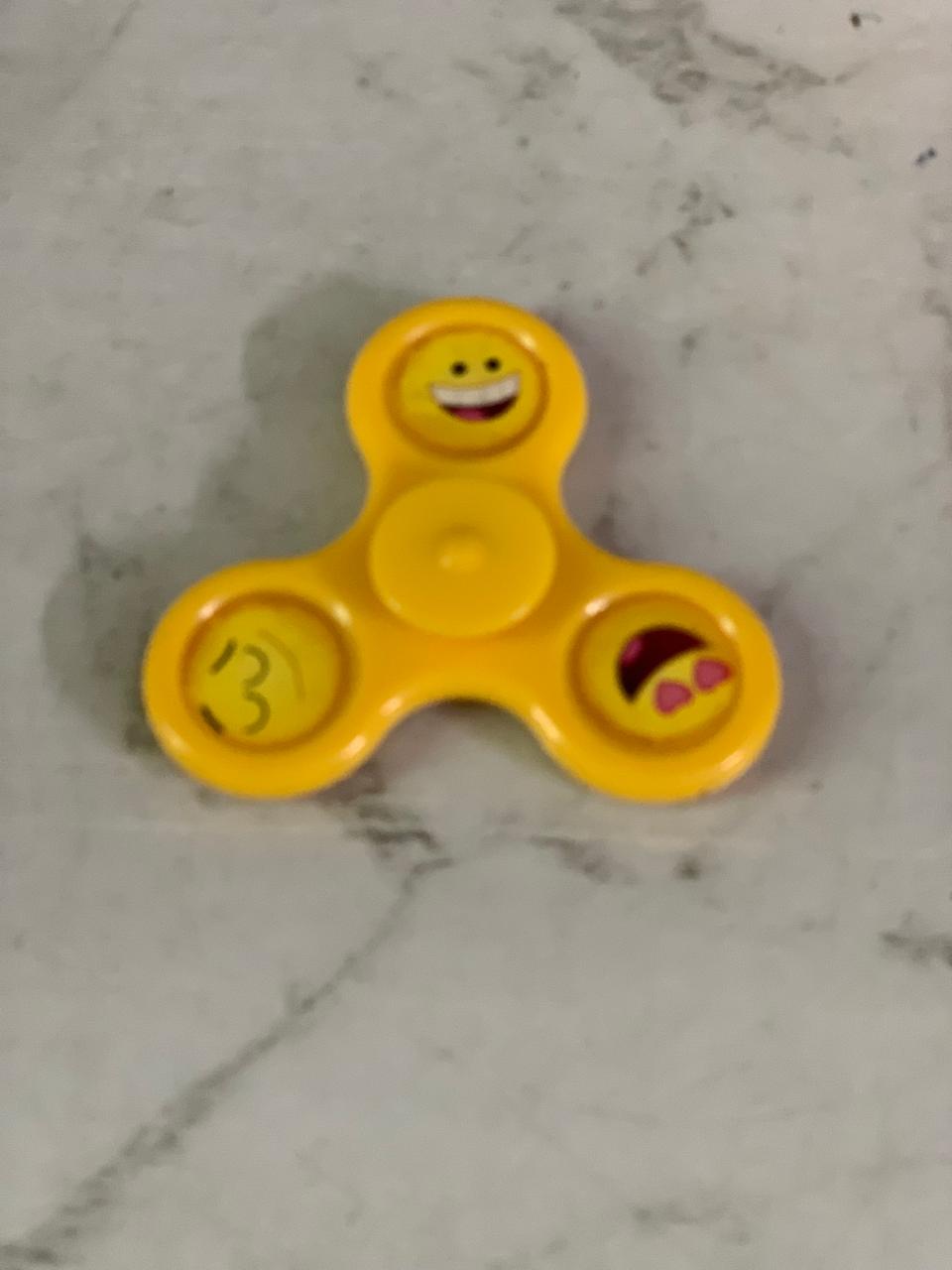 Tri-Fidget Spinner.(Rs 100 advance)
