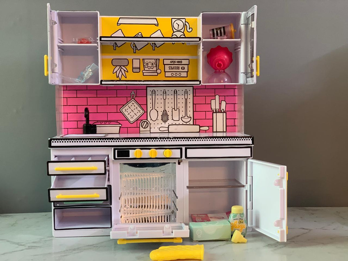 MGA's Miniverse Make It Mini Kitchen, Kitchen Playset. (Rs 250 advance)