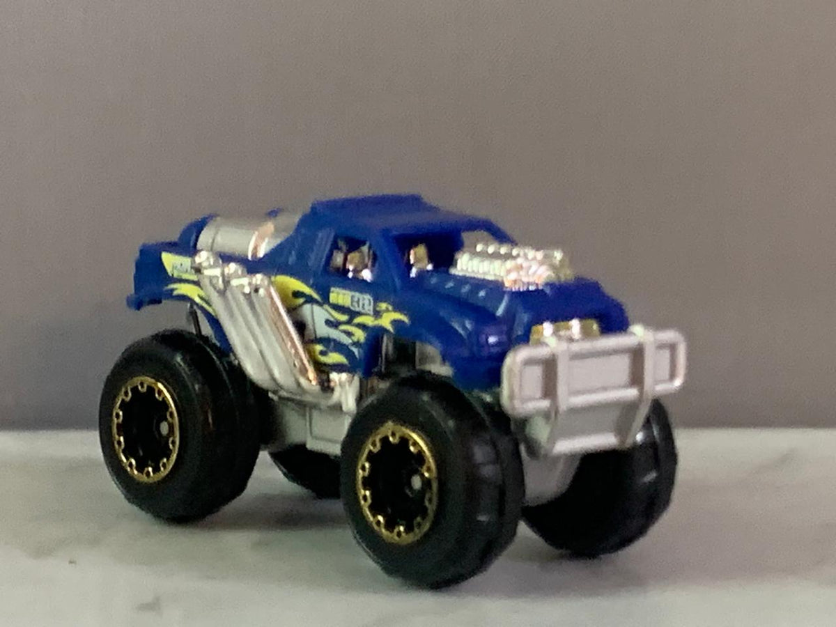 Zuru Metal Machines Road Rampage Vehicle.