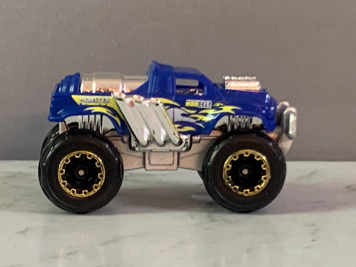 Zuru Metal Machines Road Rampage Vehicle.