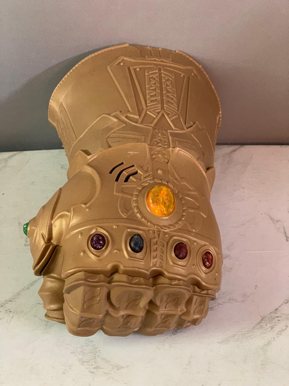 Marvel Infinity War Infinity Gauntlet Electronic Fist.(Batteries cover missing)(Rs500 advance)