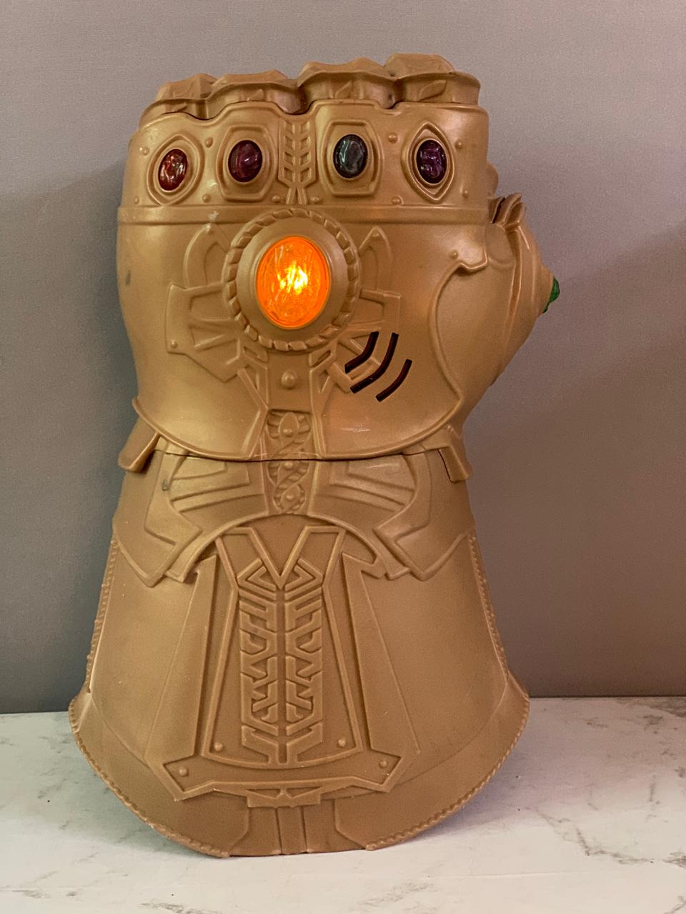 Marvel Infinity War Infinity Gauntlet Electronic Fist.(Batteries cover missing)(Rs500 advance)