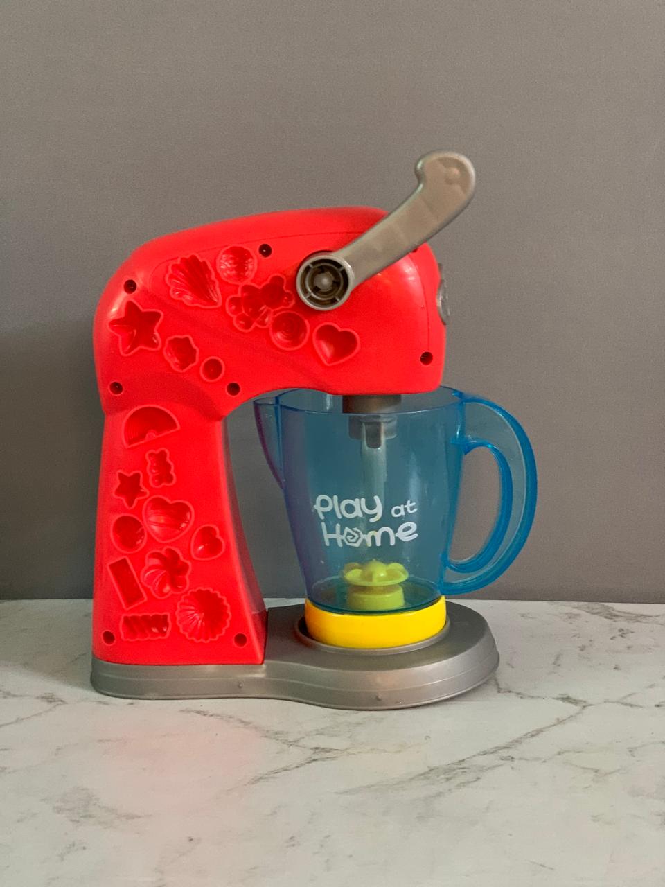 Play-Doh Kitchen Creations Magical Mixer. (Rs 200 advance)