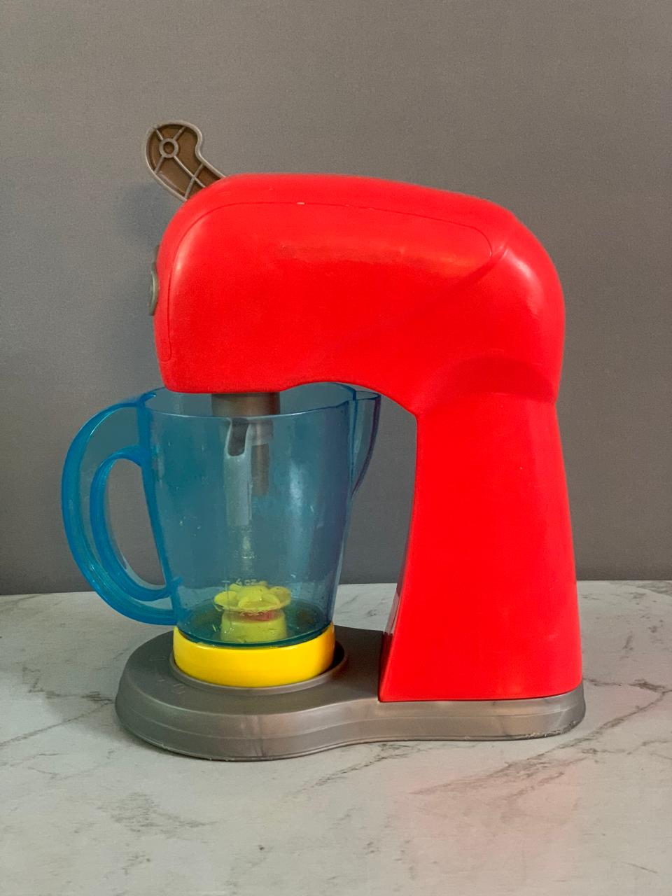 Play-Doh Kitchen Creations Magical Mixer. (Rs 200 advance)