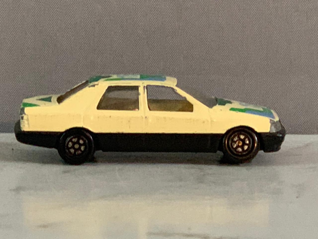 Yatming No. 815 Ford Sierra Sapphire.