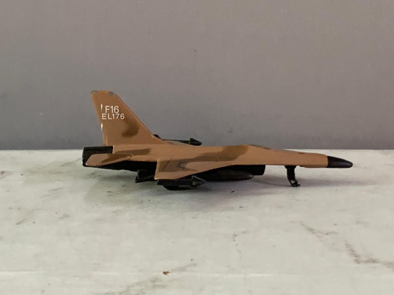 F-16 Fighting Falcon Die-Cast Fighter Jet Toy.(front tyre broken, must check video) (Rs 100 advance)