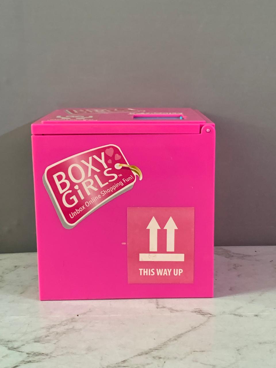 Boxy Girls Peek-A Box Mini Studio Fun. (Rs 150 advance)