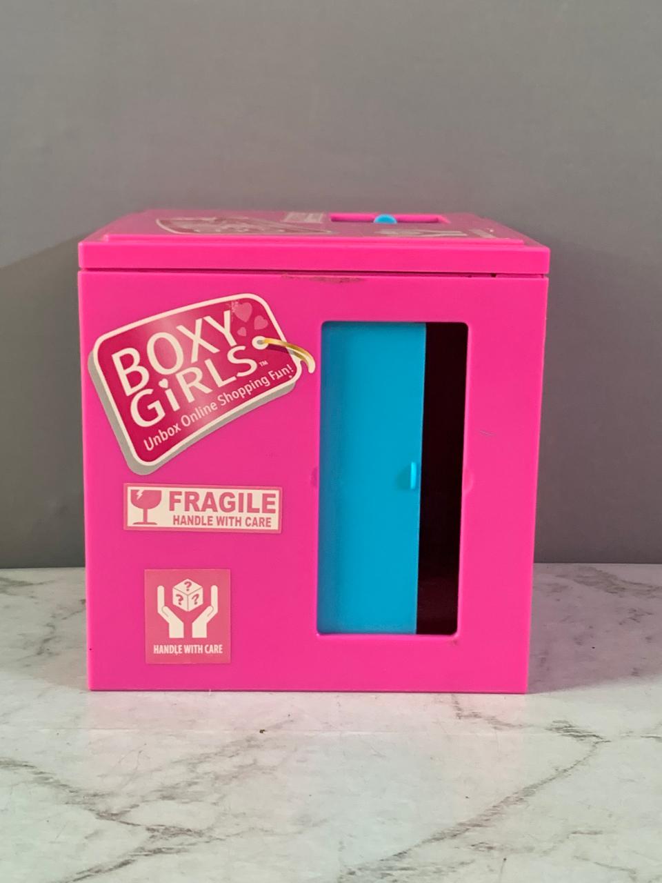 Boxy Girls Peek-A Box Mini Studio Fun. (Rs 150 advance)