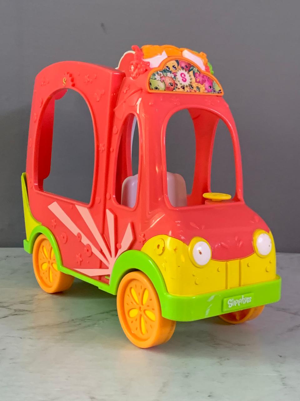 Shopkins Shoppies Groovy Smoothie Juice Truck.(missing back side, must check video) (Rs 250 advance)