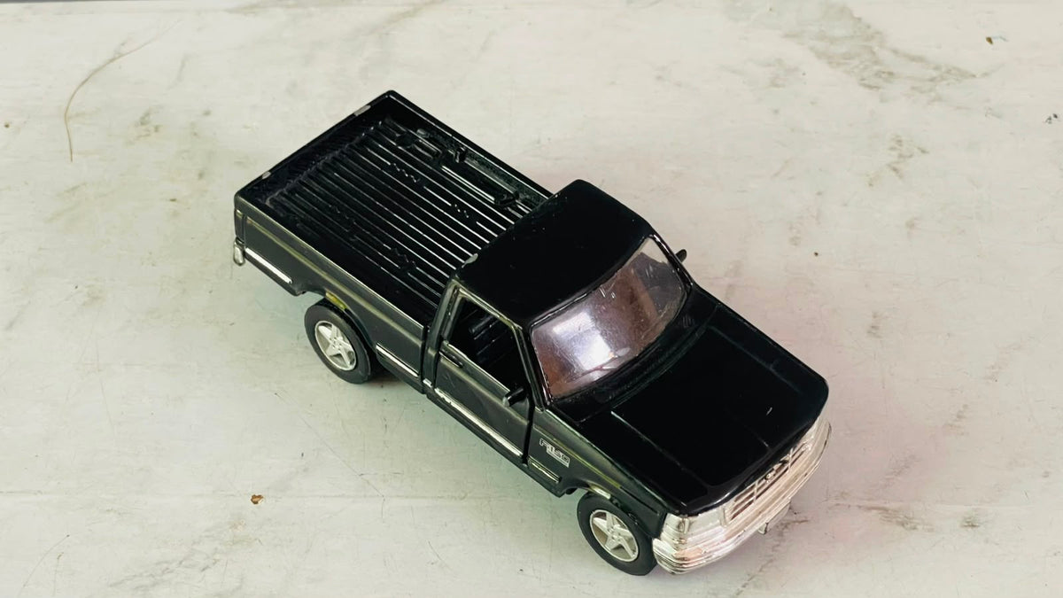 Maisto 1993 Ford F-150 Die-Cast Pull Back Truck. (Rs 150 advance)