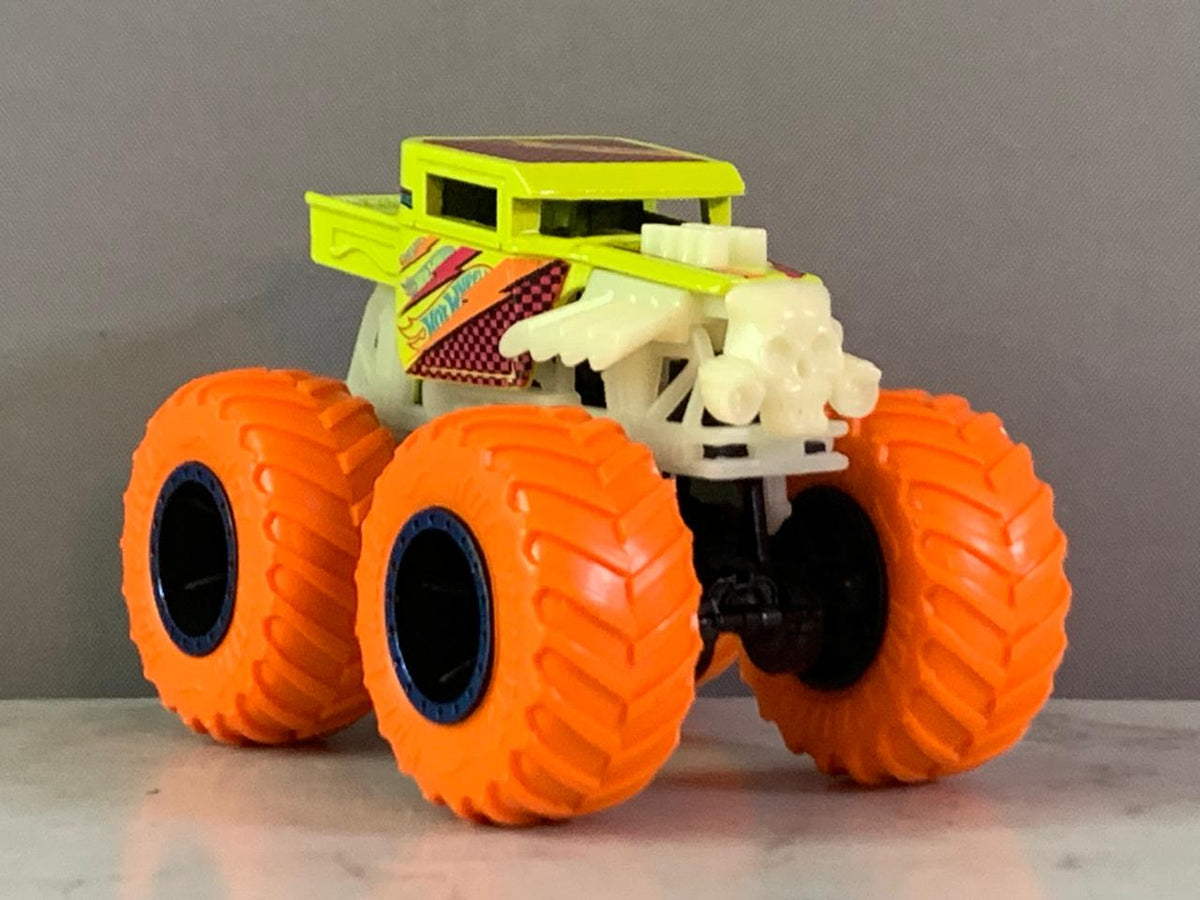 Hot Wheels Monster Trucks Glow in the Dark Bone Shaker. (Rs 100 advance)