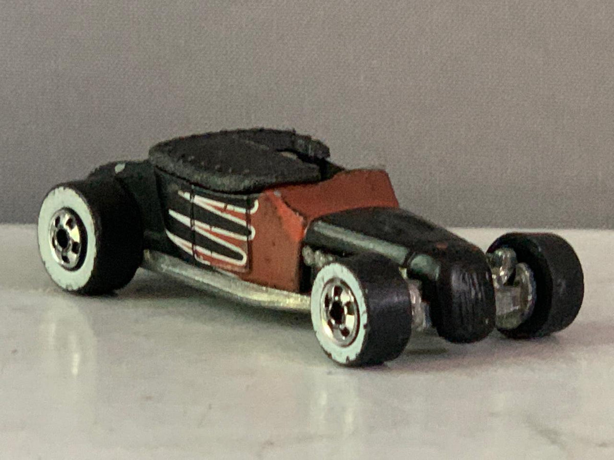 Hot Wheels Track T die-cast Hot Rod.