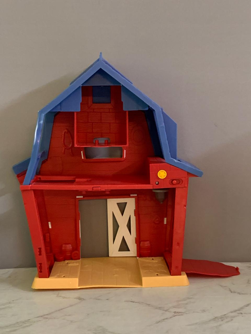 Dino Ranch Deluxe Clubhouse Playset Barn.