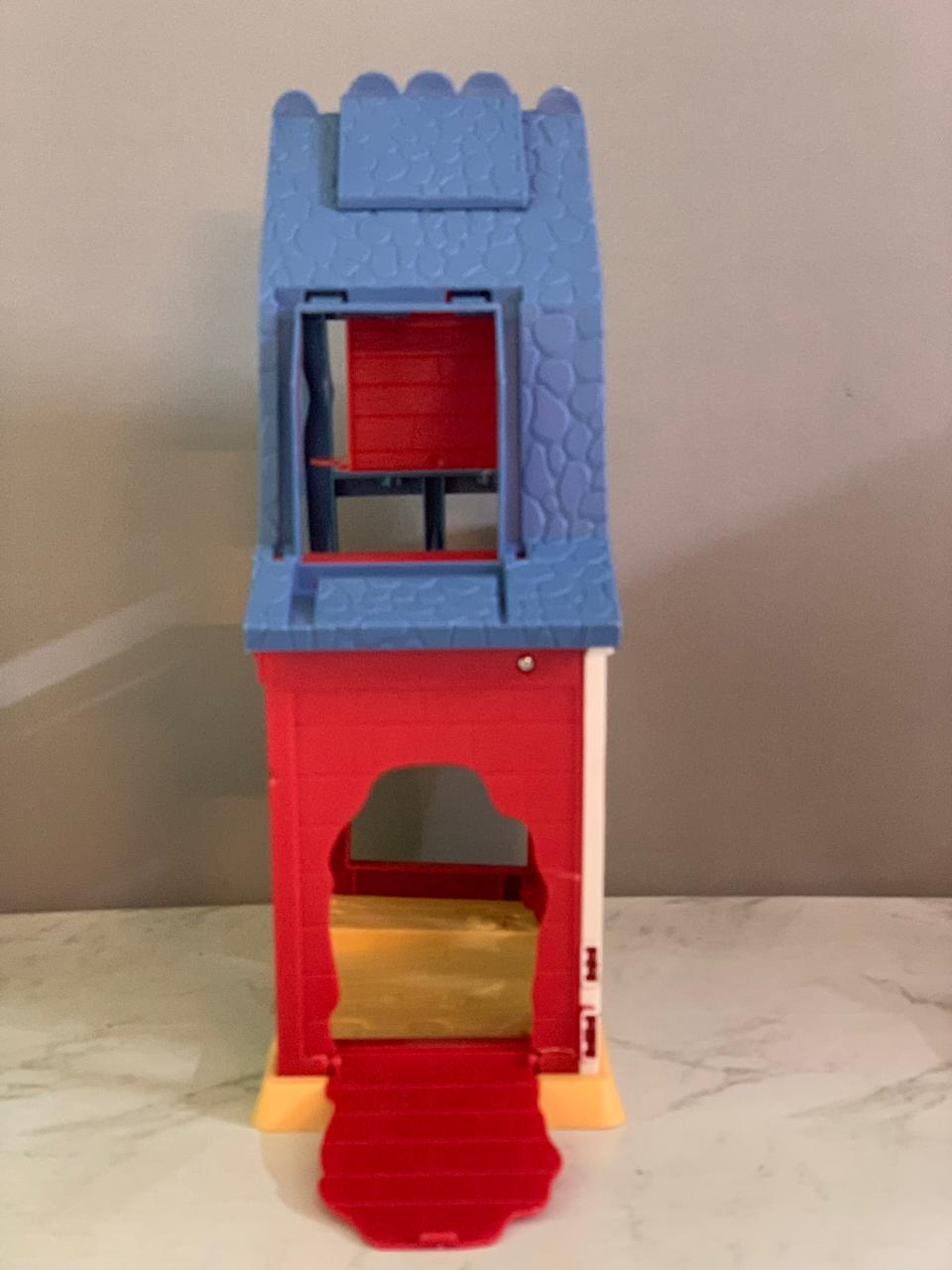 Dino Ranch Deluxe Clubhouse Playset Barn.