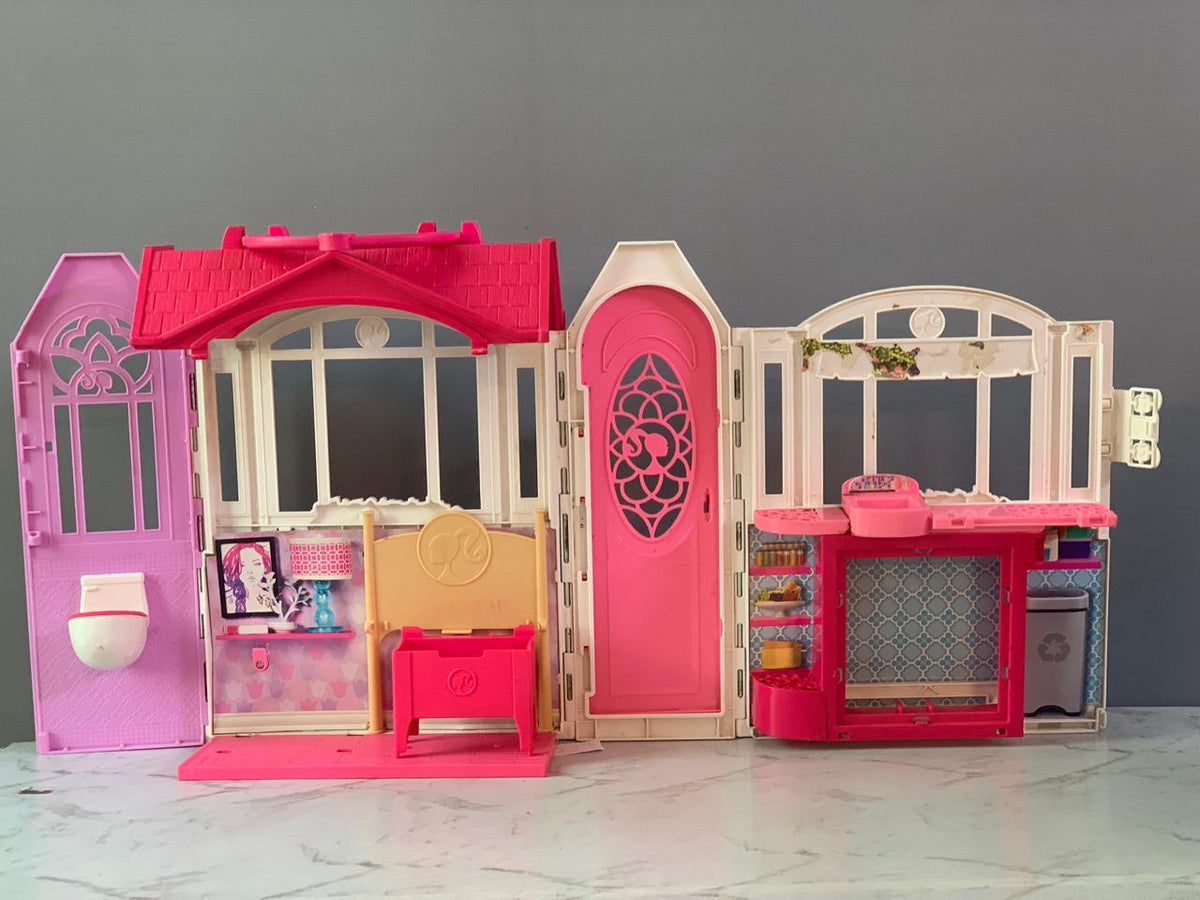 Barbie Glam Getaway Portable Dollhouse. (Rs 500 advance)