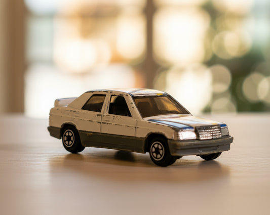 Yatming #821 Mercedes-Benz 190E.(must check video)