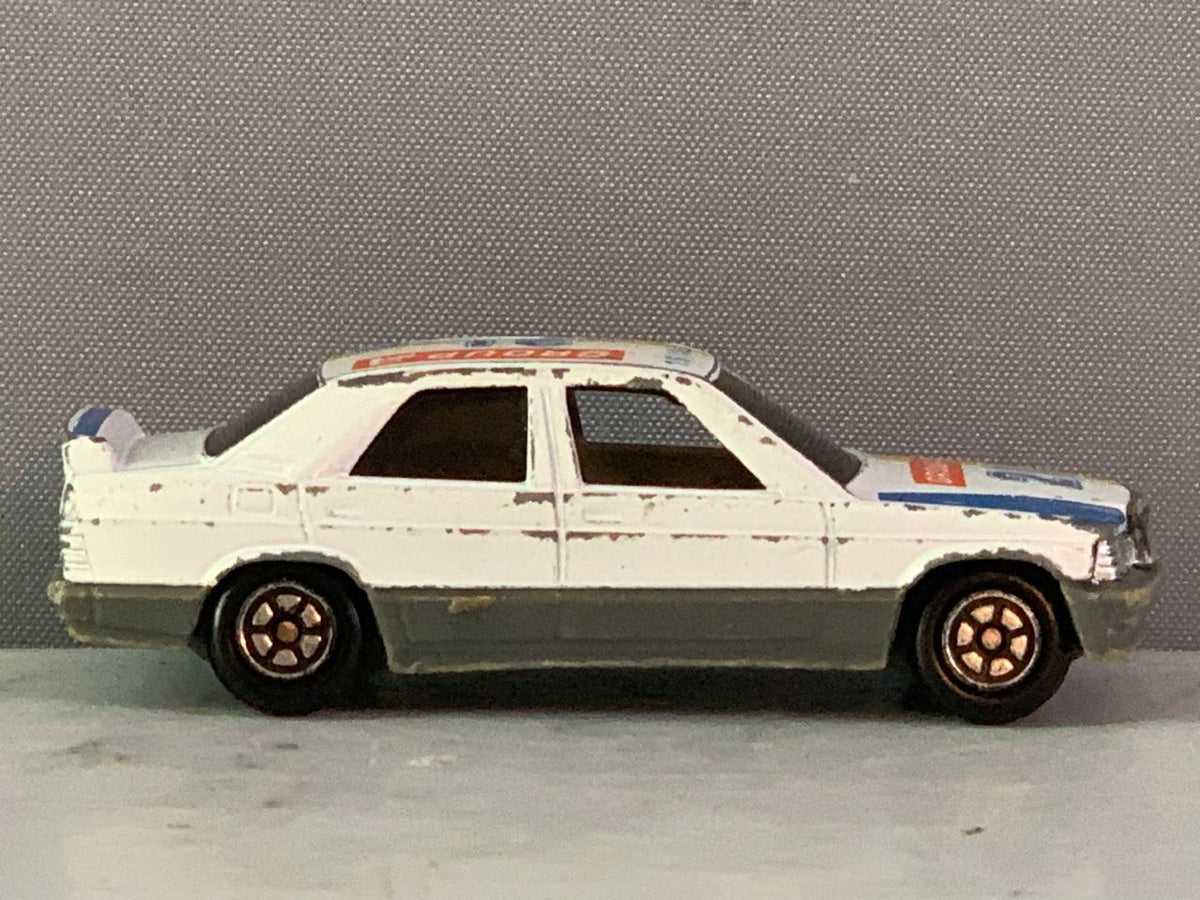 Yatming #821 Mercedes-Benz 190E.(must check video)