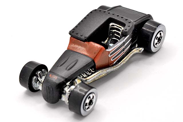 Hot Wheels Track T die-cast Hot Rod.