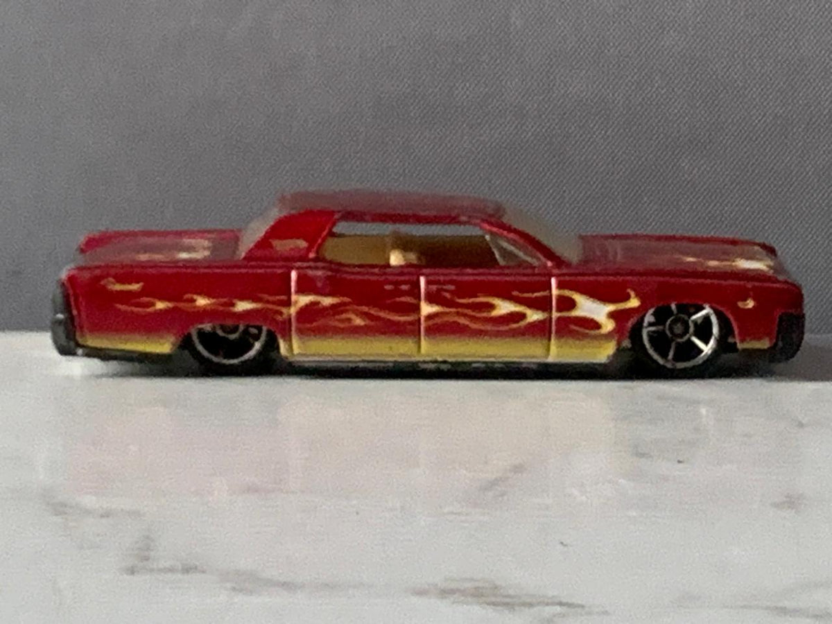 Hot Wheels '64 Lincoln Continental Toy Car.