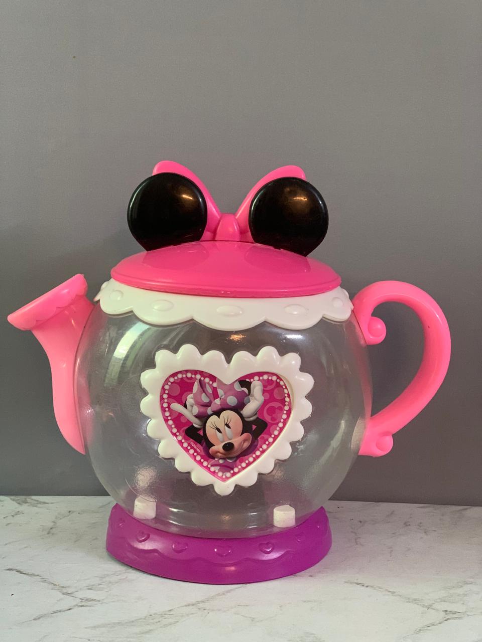 MINNIE Disney Junior Mouse Terrific Teapot. (Rs 250 advance)