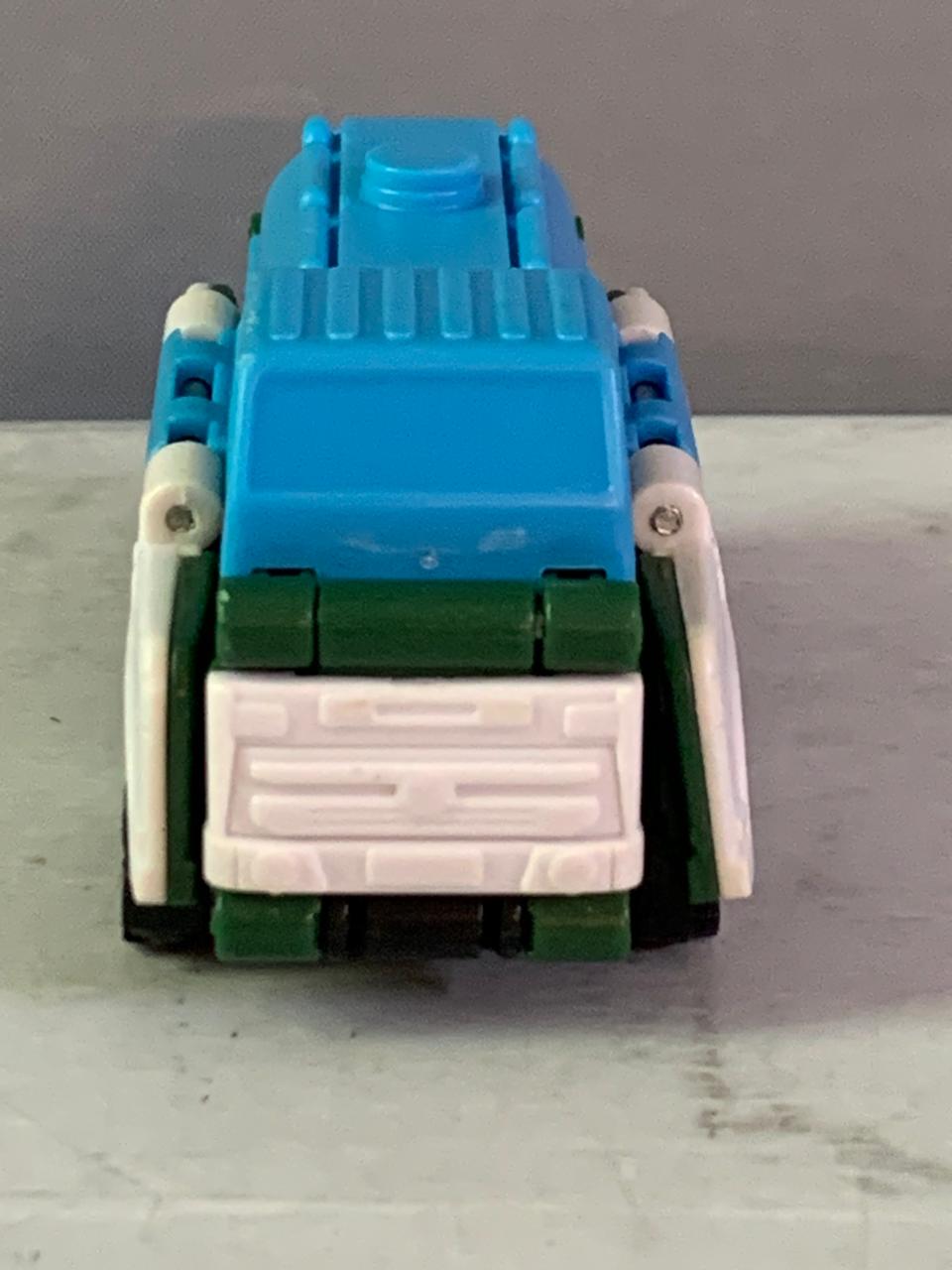 TransRacers 2-in-1 Sprinkler Truck and Off-road Pickup. (Rs 100 advance)