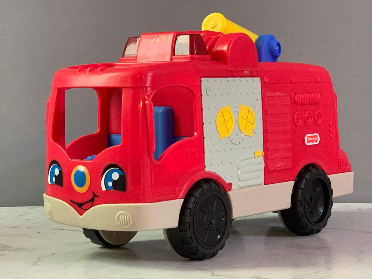 Fisher-Price Little People Helping Others Fire Truck. (Rs 350 advance)