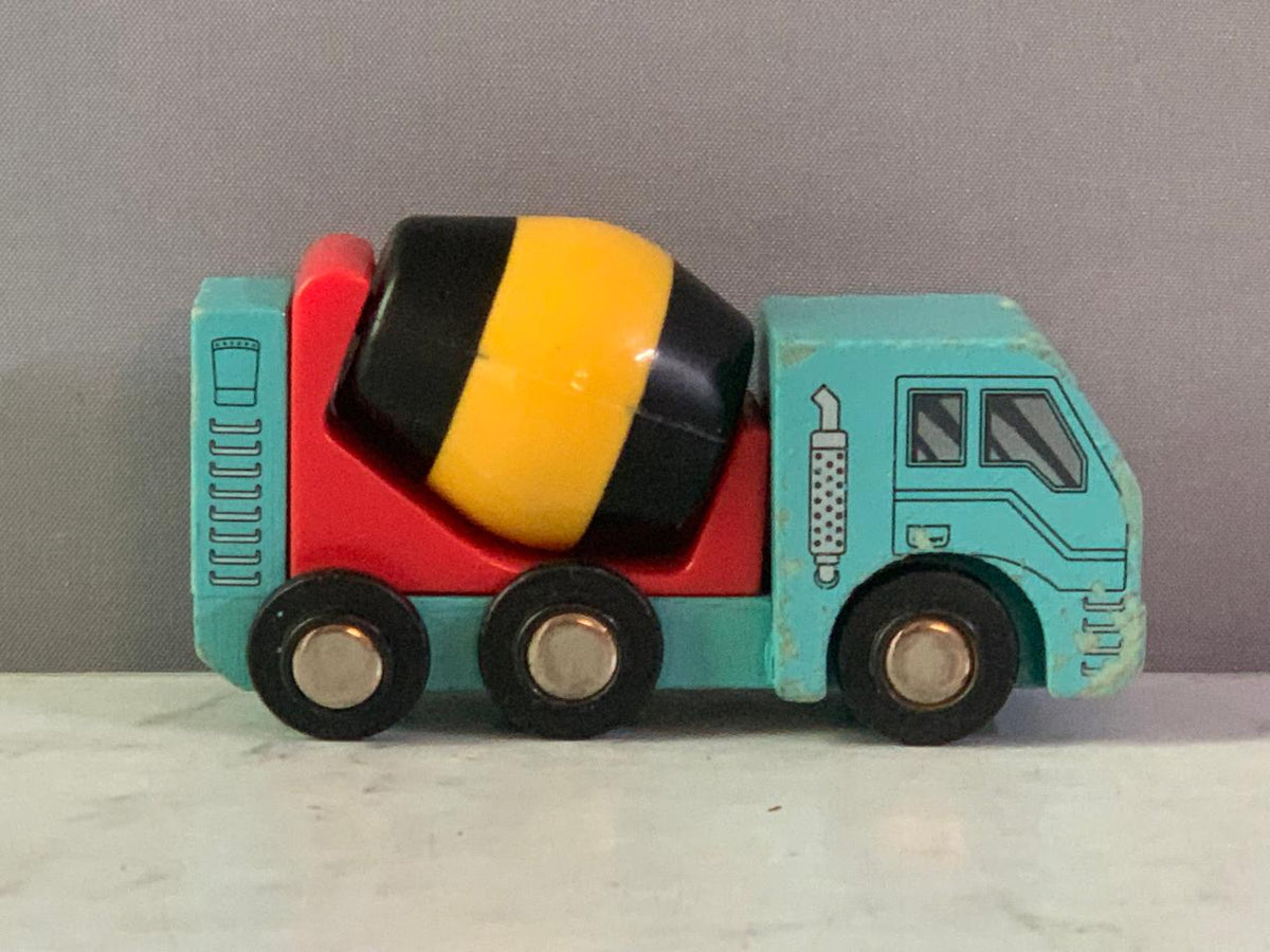 Battat Wooden Cement Mixer Truck Toy. (Must check video for condition)