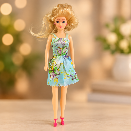 Blonde Fashion Doll. (Rs 200 advance)