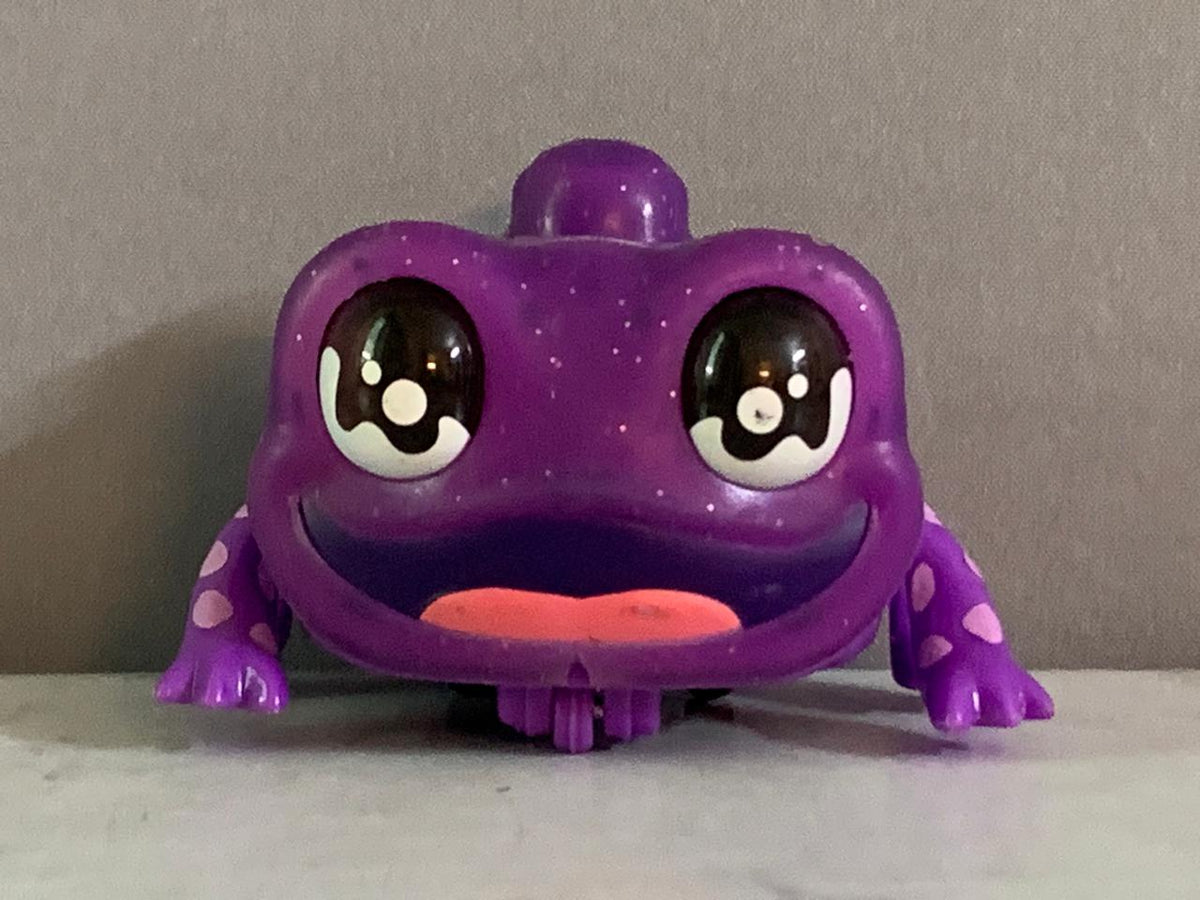 Hasbro Yellies Scalez.(Batteries need replacement )