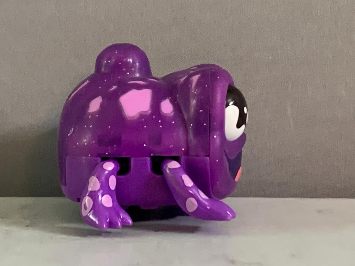 Hasbro Yellies Scalez.(Batteries need replacement )