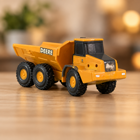 Tomy John Deere Articulated Dump Truck Toy.(damaged, must check video)(Rs 100 advance)