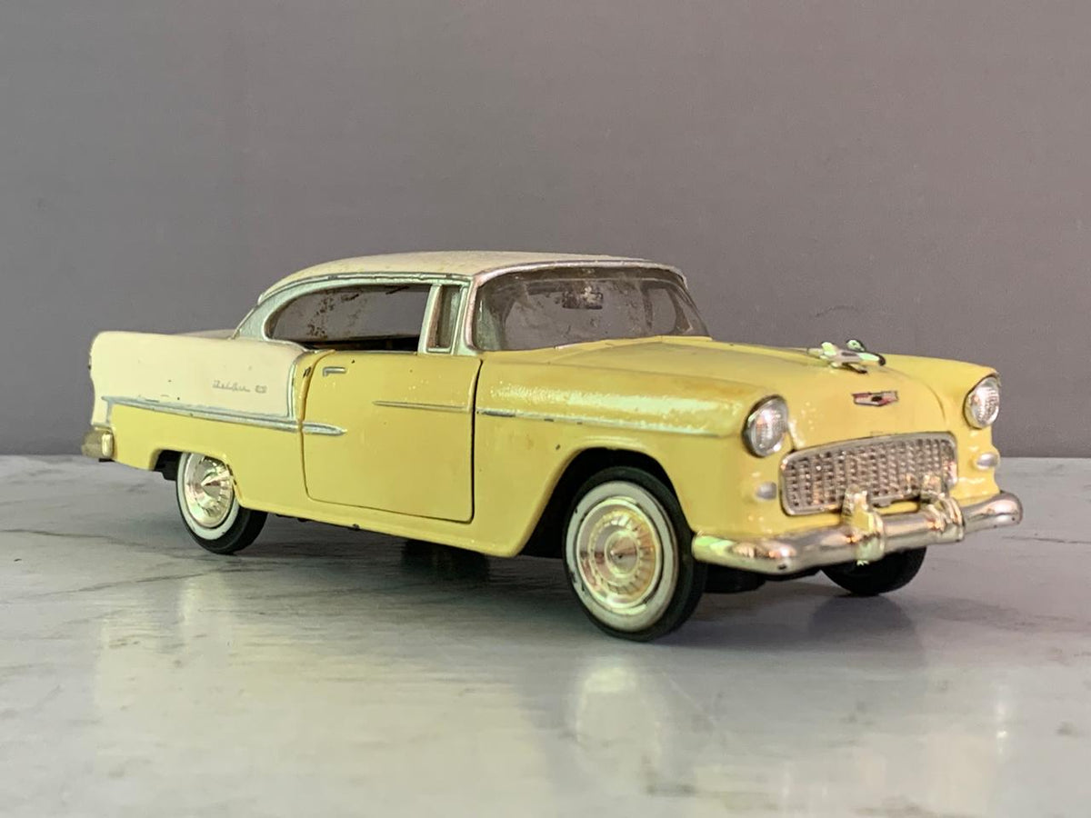 Chevrolet Bel Air. (Rs 350 advance)