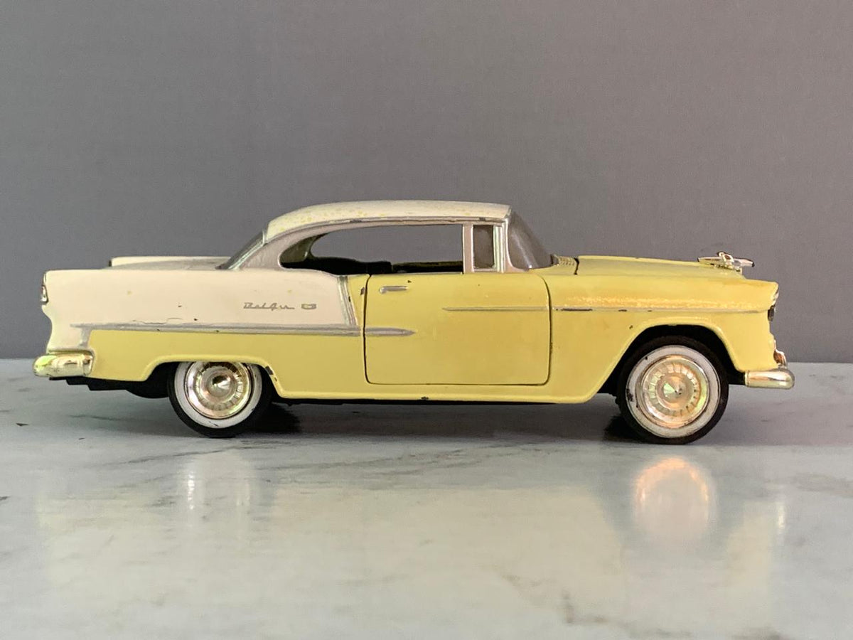 Chevrolet Bel Air. (Rs 350 advance)